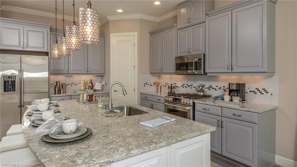 PEBBLE POINTE - Residential
