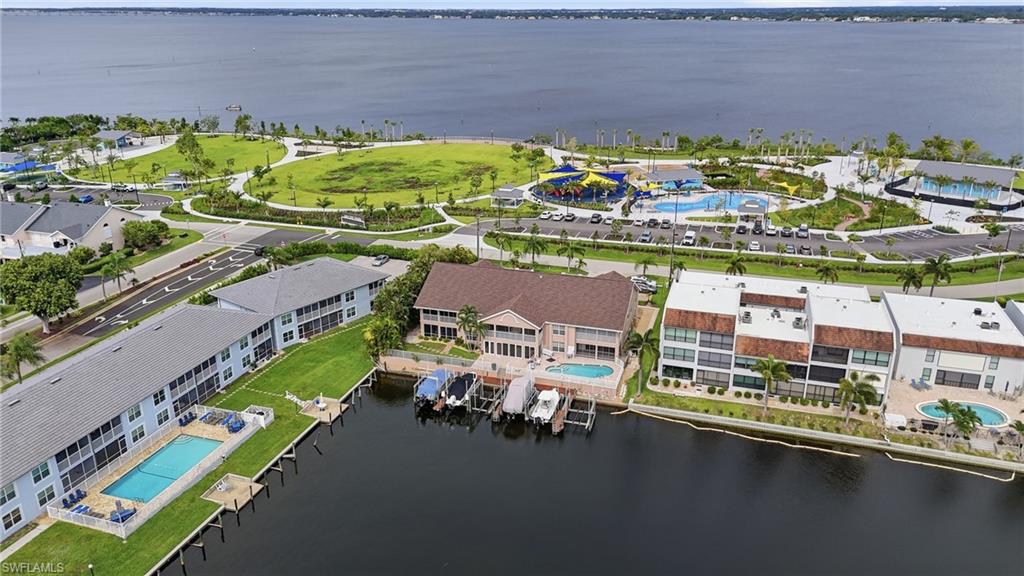 RIVER VIEW OF CAPE CORAL - Residential