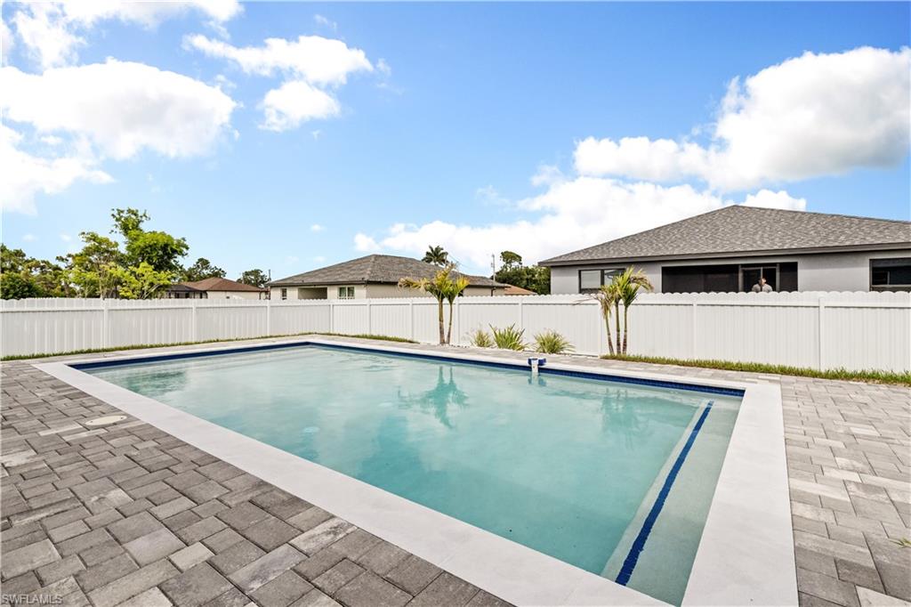 CAPE CORAL - Residential