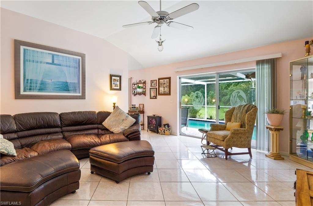 FOUNTAIN LAKES - Residential