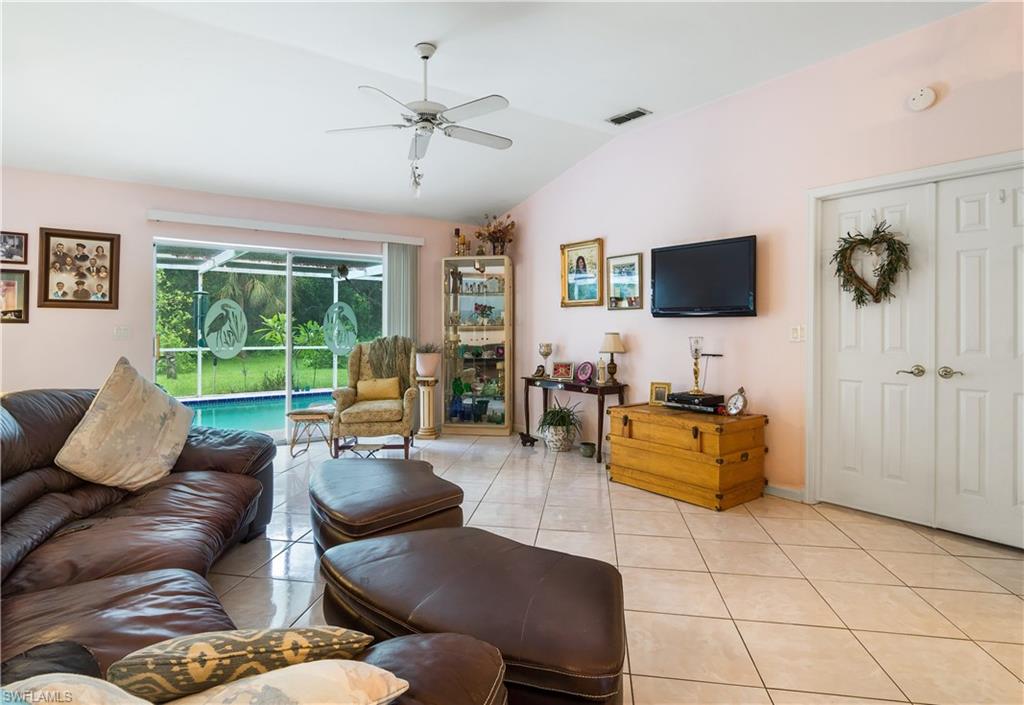FOUNTAIN LAKES - Residential