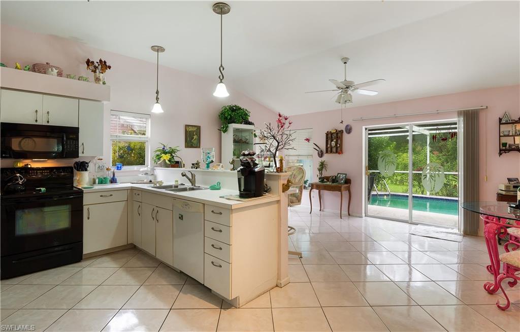 FOUNTAIN LAKES - Residential