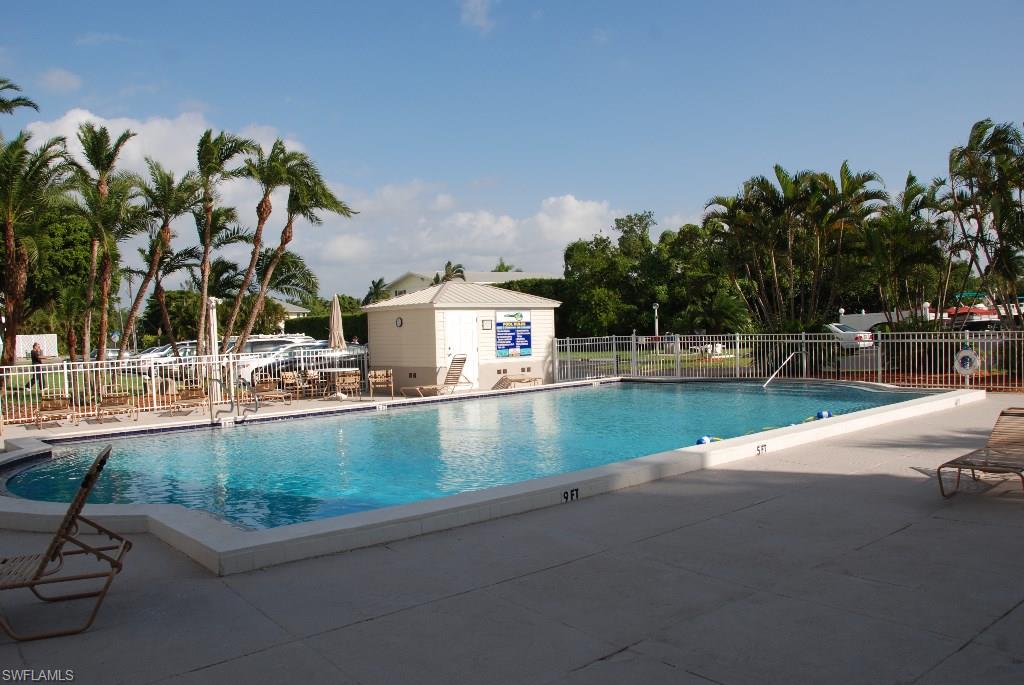 BEACH AND TENNIS CLUB - Residential