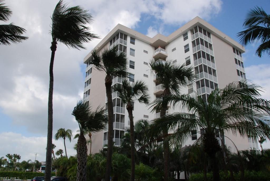BEACH AND TENNIS CLUB - Residential