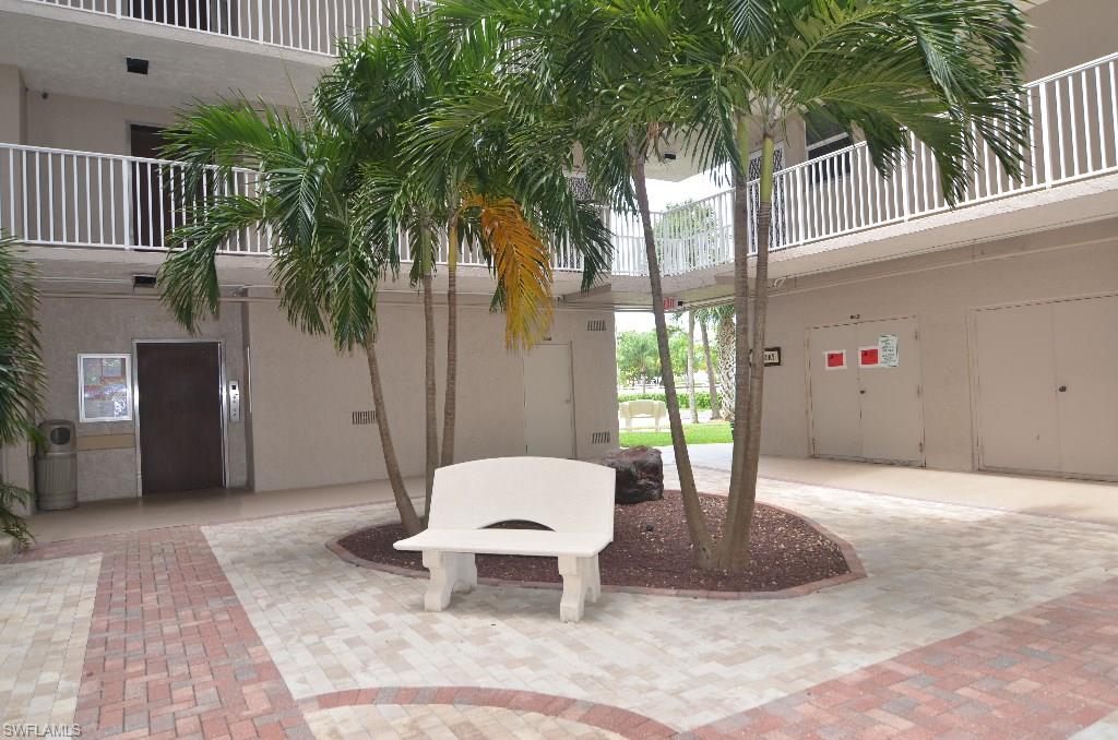 BEACH AND TENNIS CLUB - Residential