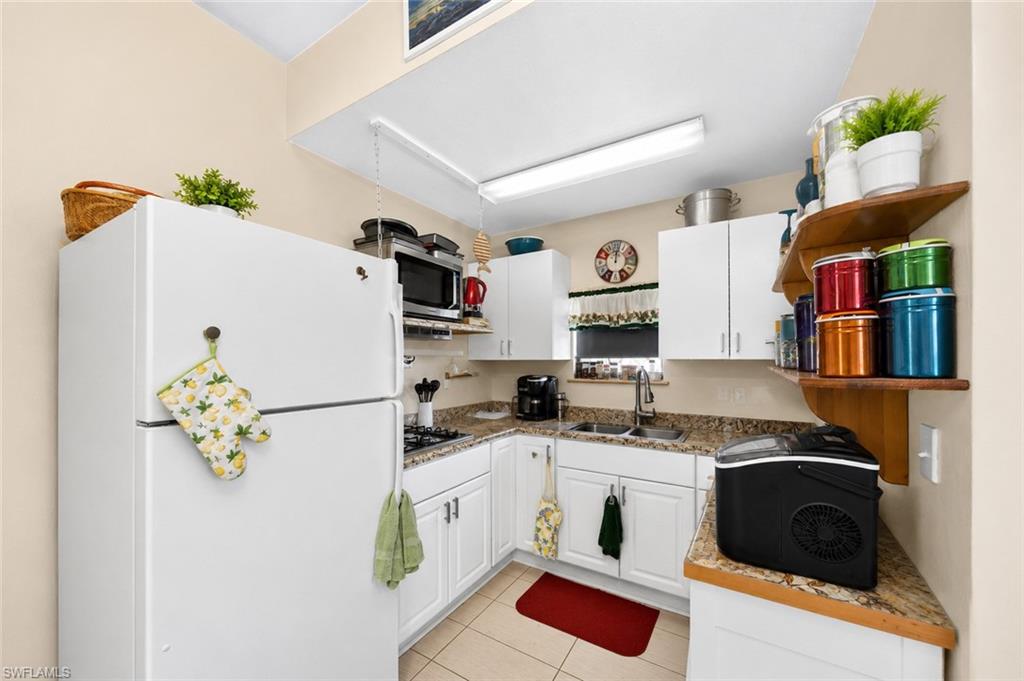 FORT MYERS SHORES - Residential