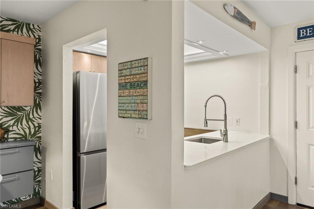 SANIBEL MOORINGS CONDO - Residential