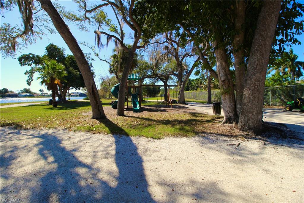 ISLES OF CALOOSA YACHT + RACQUET CLUB - Residential