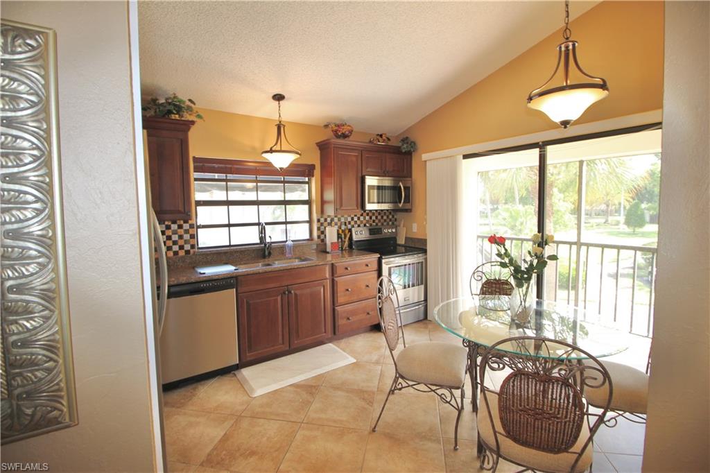 ISLES OF CALOOSA YACHT + RACQUET CLUB - Residential
