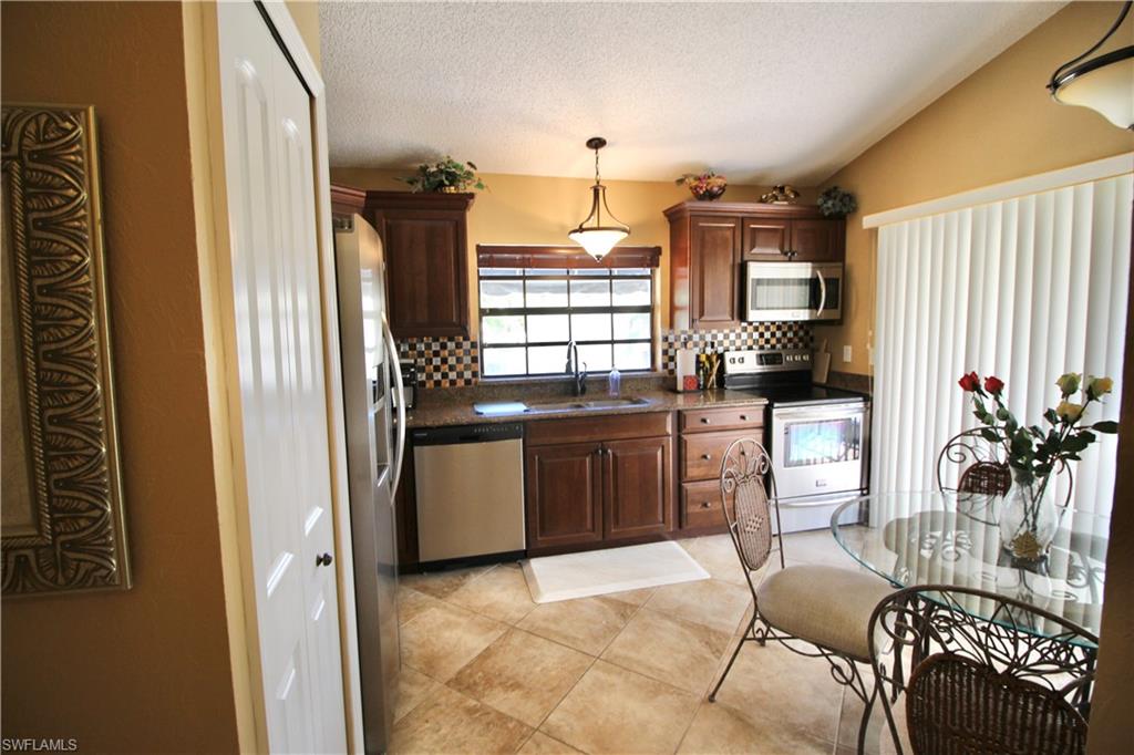 ISLES OF CALOOSA YACHT + RACQUET CLUB - Residential