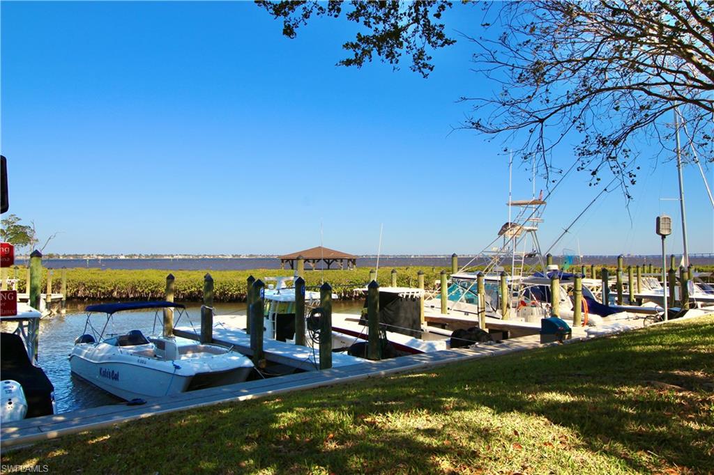 ISLES OF CALOOSA YACHT + RACQUET CLUB - Residential