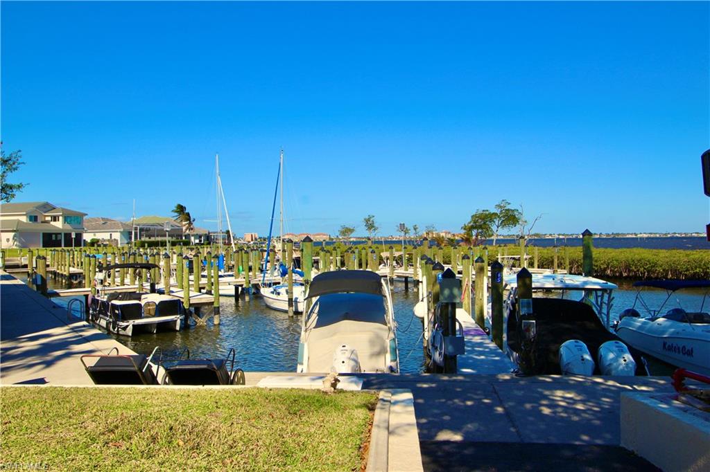 ISLES OF CALOOSA YACHT + RACQUET CLUB - Residential