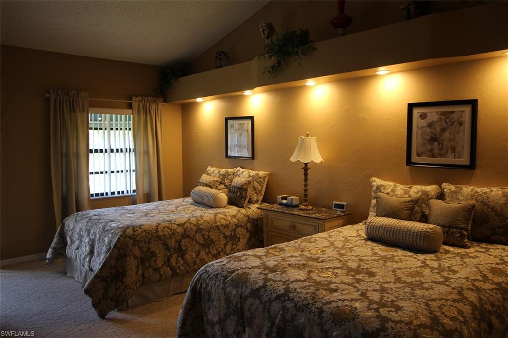 ISLES OF CALOOSA YACHT + RACQUET CLUB - Residential