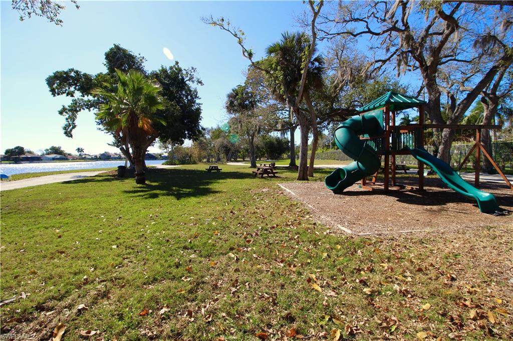 ISLES OF CALOOSA YACHT + RACQUET CLUB - Residential