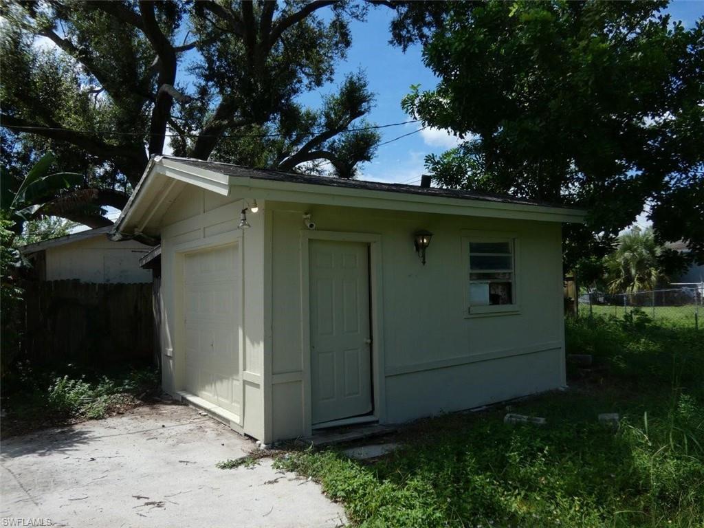 FORT MYERS SHORES - Residential