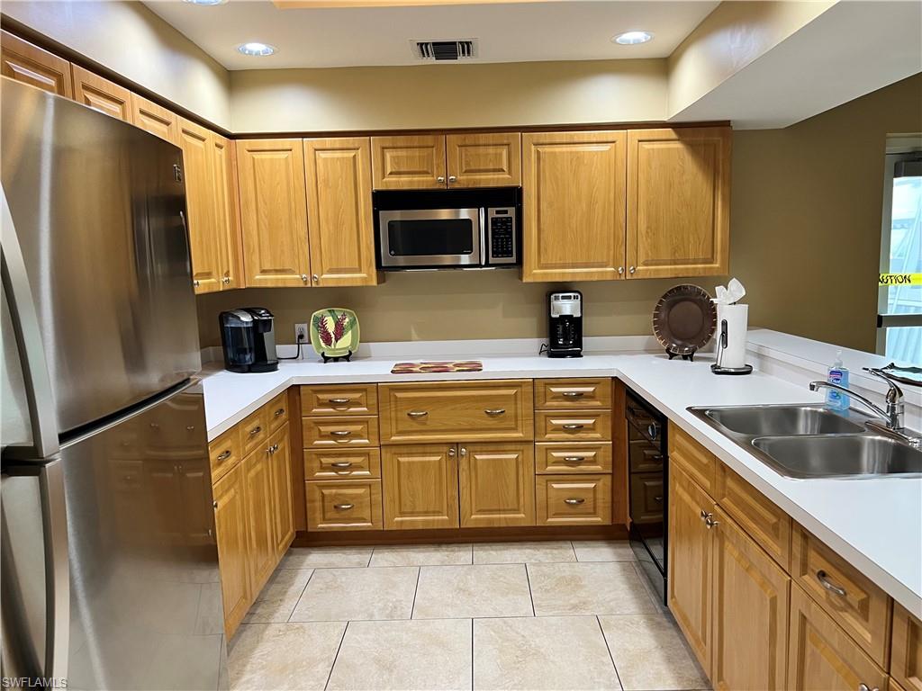 ST NICOLE - Residential Lease