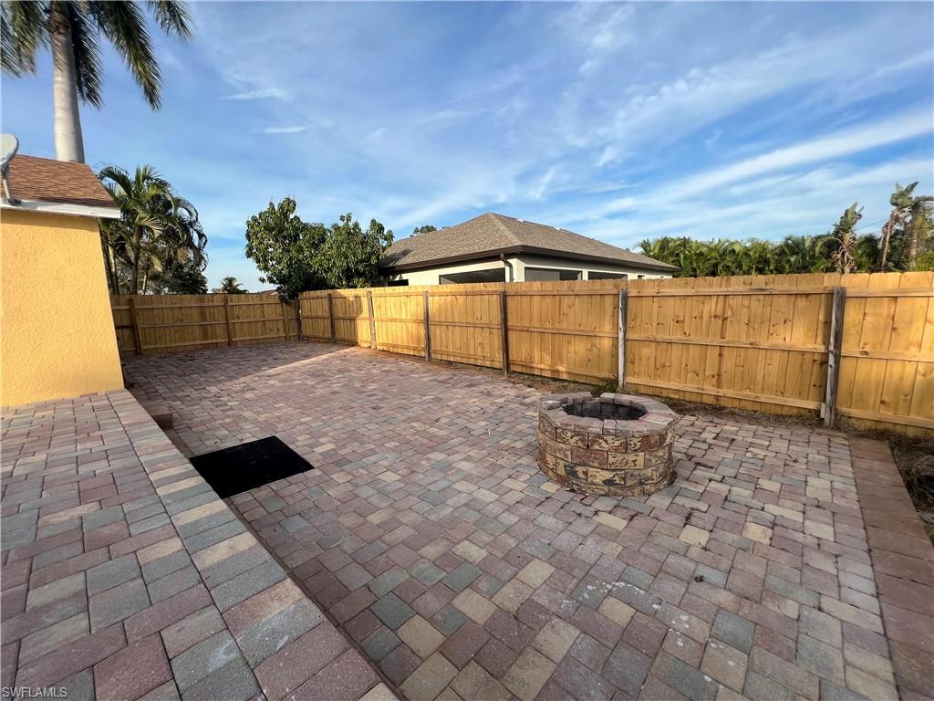 SAN CARLOS PARK - Residential