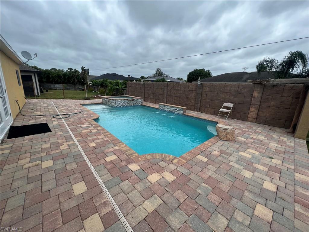 SAN CARLOS PARK - Residential
