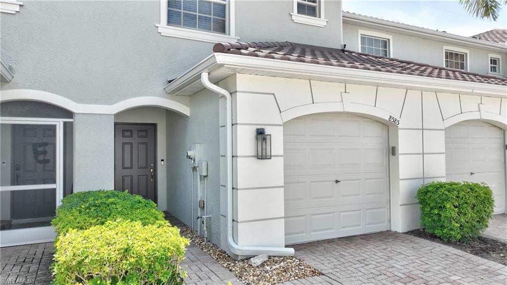OLYMPIA POINTE - Residential