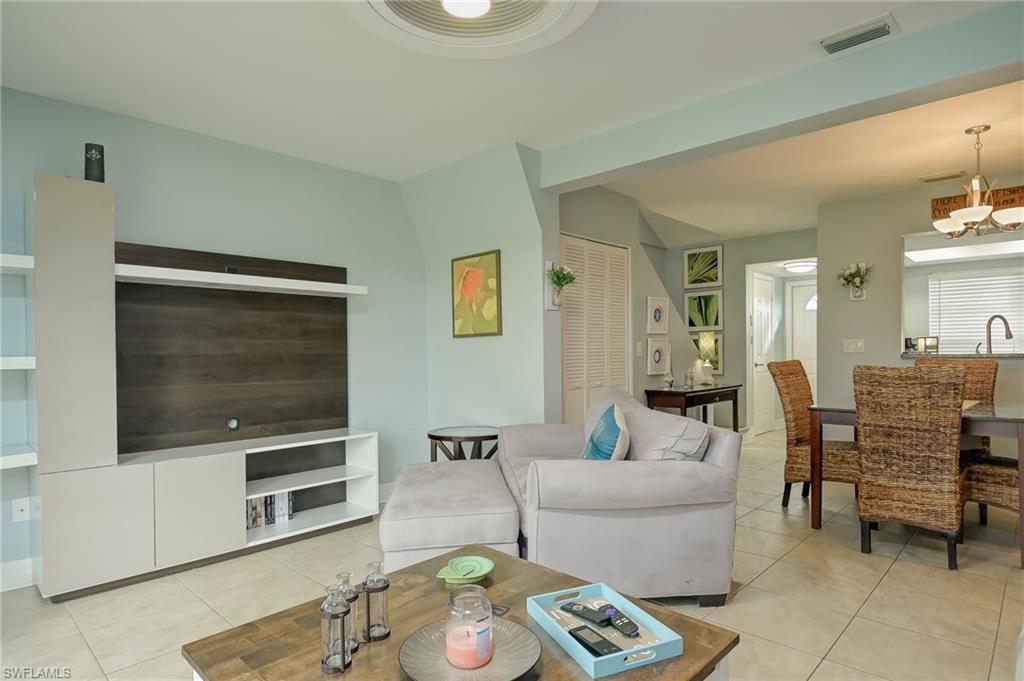 SQUARE ONE CONDO - Residential