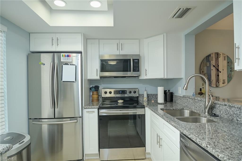 SQUARE ONE CONDO - Residential
