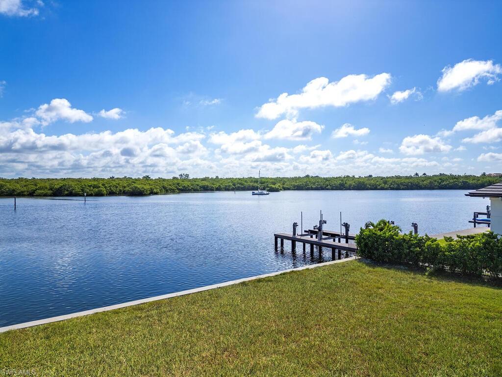 Incredible estate lot opportunity in Royal Harbor! Don't miss your chance to own one of the last remaining estate lots in the highly sought-after Royal Harbor community. This stunning 0.40-acre lot offers endless views of Haldeman Creek, making it the perfect canvas for your dream estate. With a new seawall already in place, this lot is ready for you to bring your vision to life! Enjoy the luxury of a motor stream with direct access to the Gulf of Mexico, allowing for seamless trips to open waters—just minutes from your doorstep. Location is key, and this property doesn’t disappoint! You’ll be ideally situated close to downtown with charming 5th Avenue South and 3rd Street South, where you can indulge in world-class dining, shopping, and vibrant entertainment, along with pristine white sand beaches just a short drive away.

Create your paradise in Royal Harbor—this opportunity won't last long!