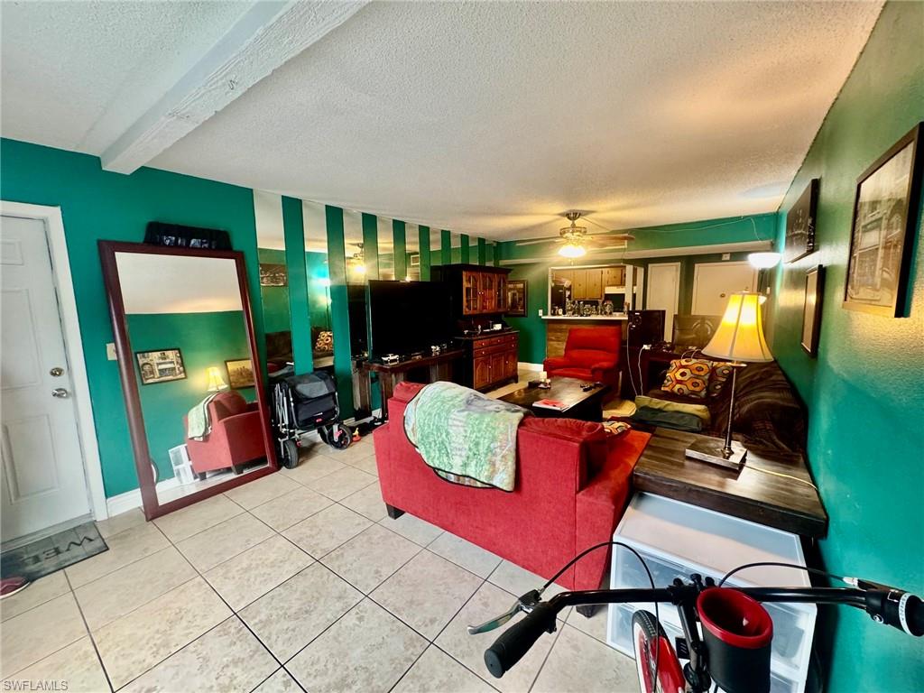 WINDSOR WEST - Residential