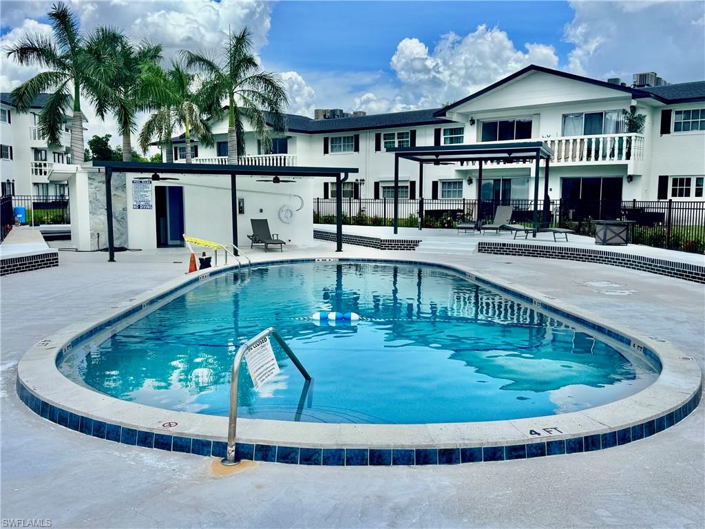 WINDSOR WEST - Residential