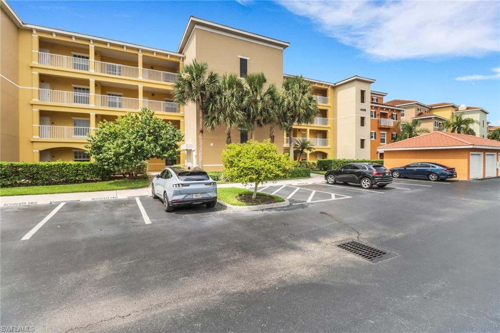 BOTANICAL PLACE - Residential Lease
