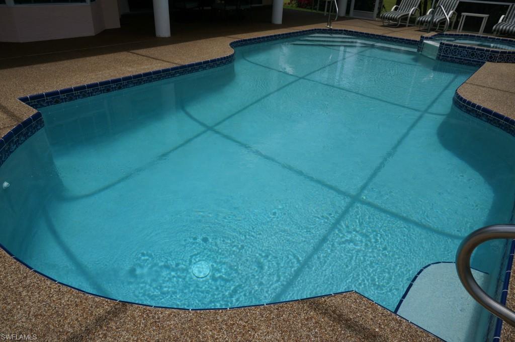 COUNTRY CLUB ESTATES - Residential
