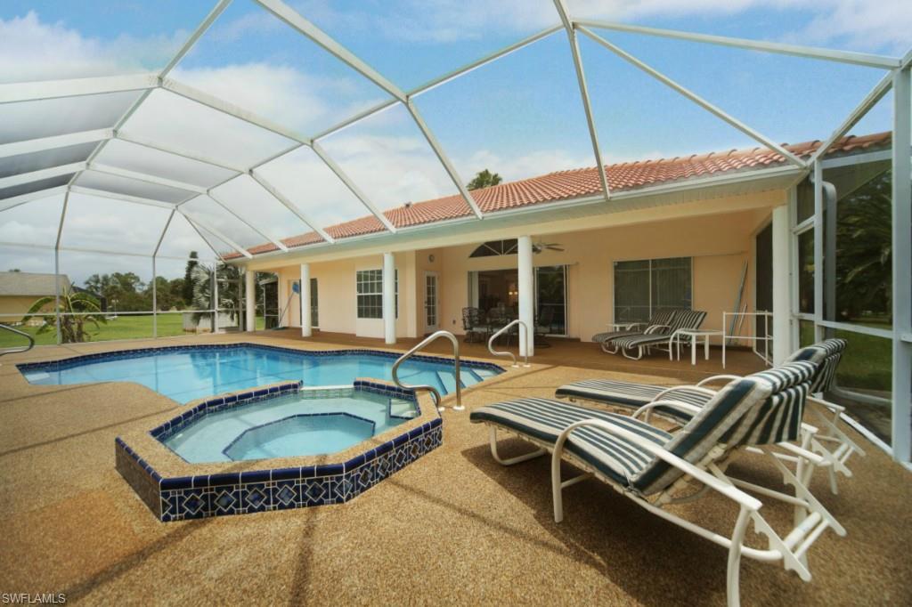 COUNTRY CLUB ESTATES - Residential