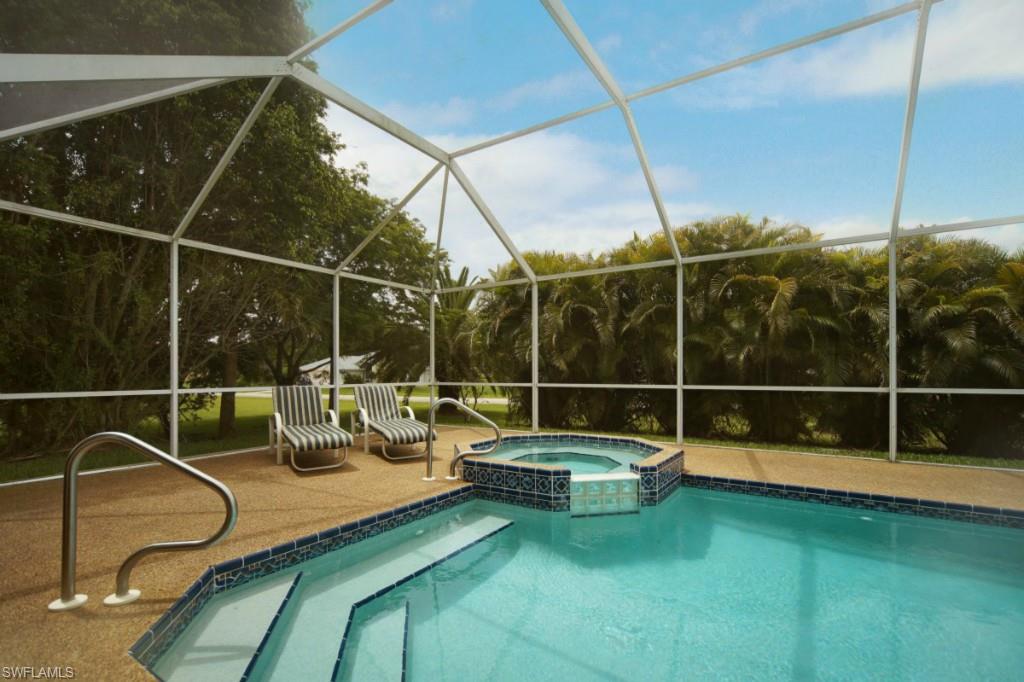 COUNTRY CLUB ESTATES - Residential