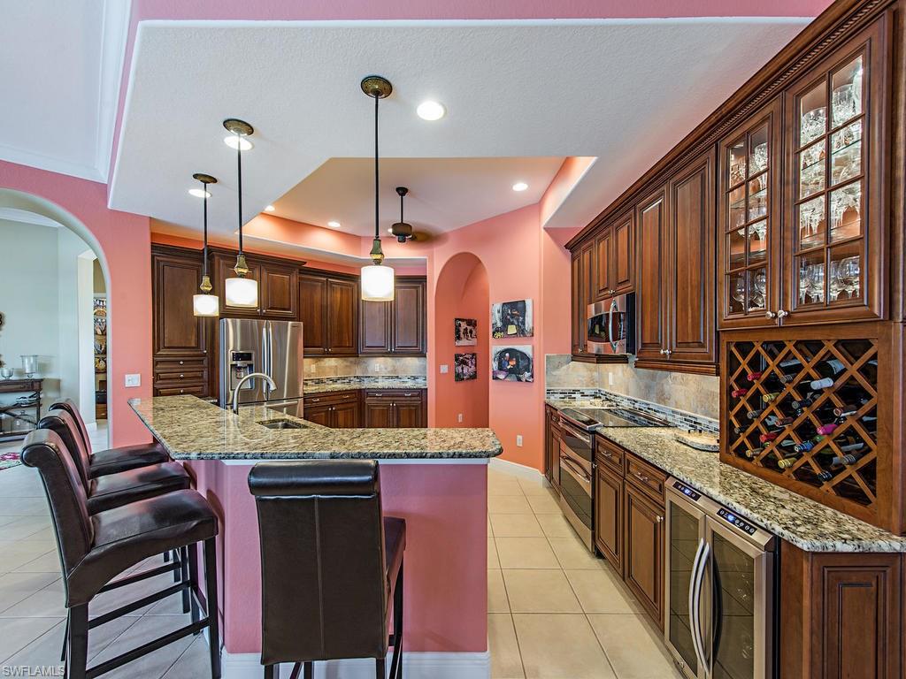 VILLA TUSCANY - Residential