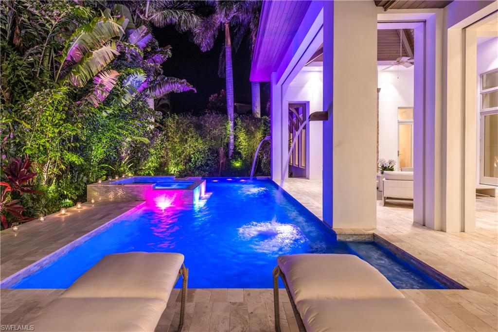 MOORINGS - Residential
