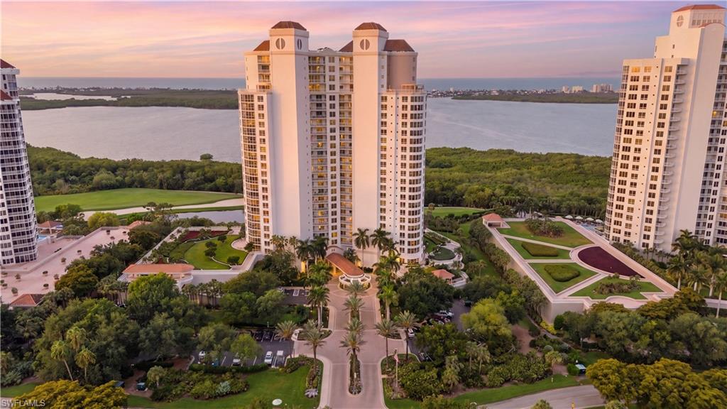 ESTANCIA - Residential