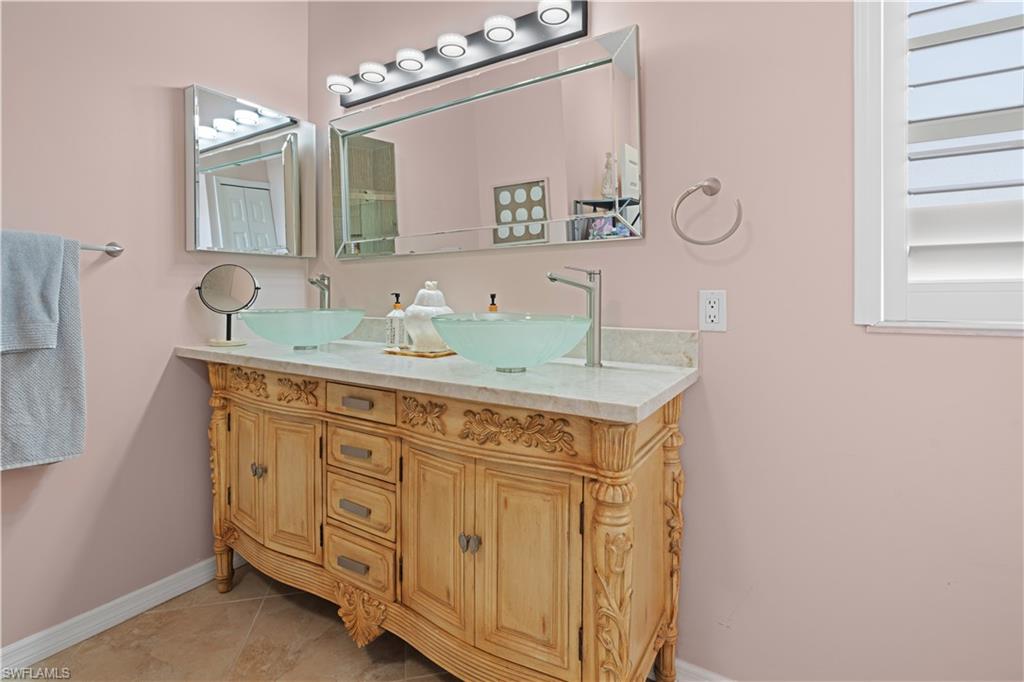 LAGUNA SHORES - Residential