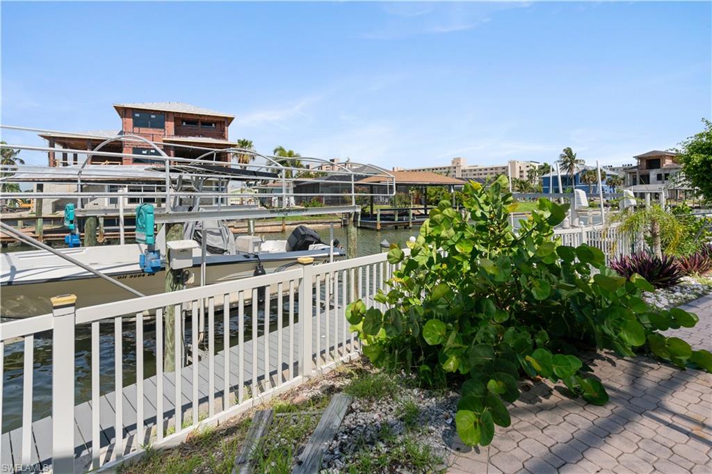 LAGUNA SHORES - Residential