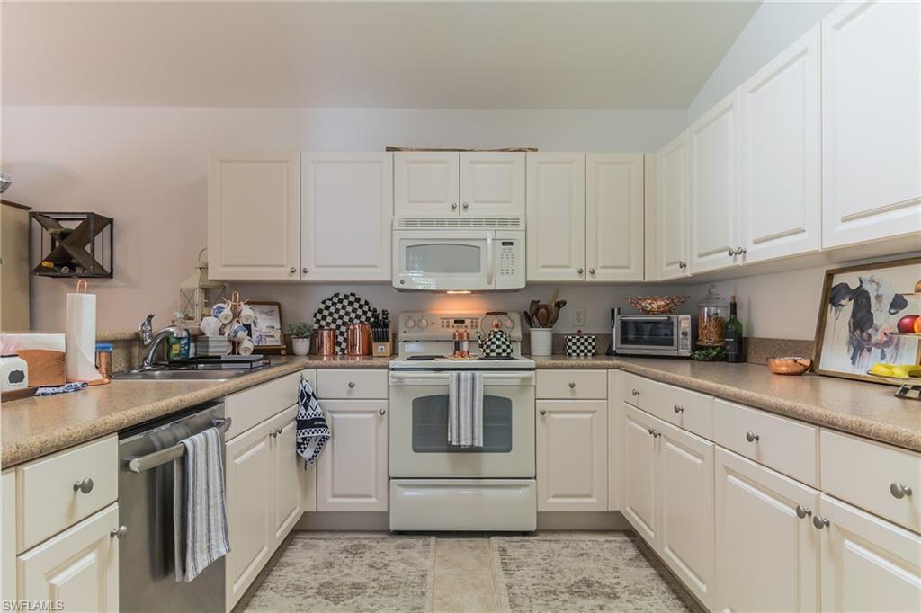BOTANICA LAKES - Residential