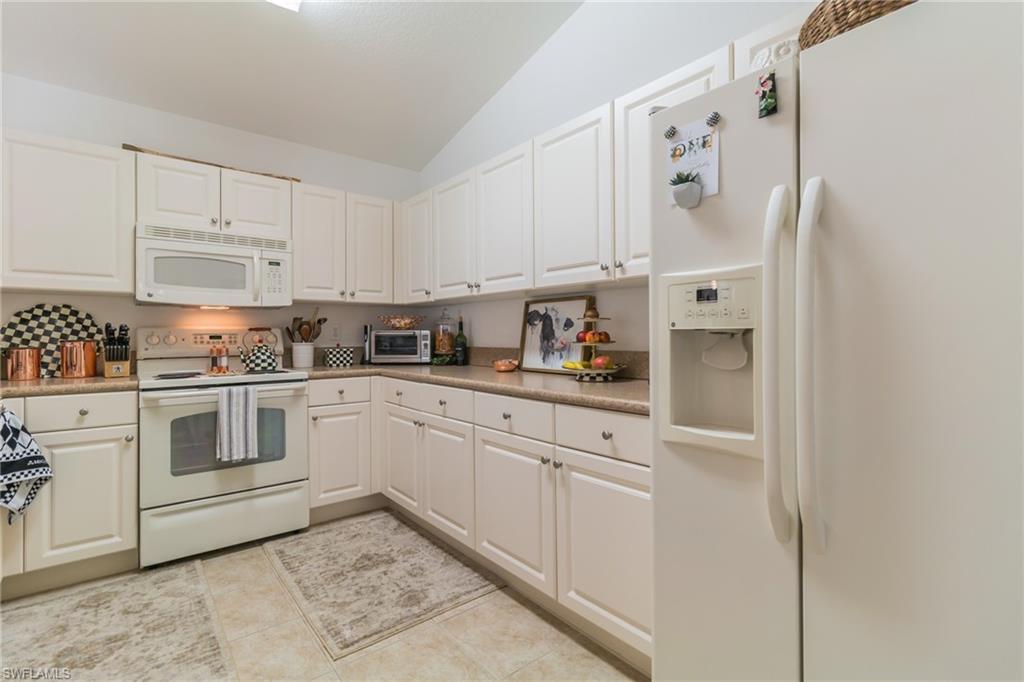 BOTANICA LAKES - Residential