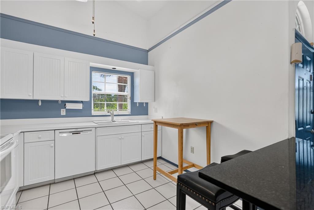 SUMMERLIN TRACE CONDO - Residential