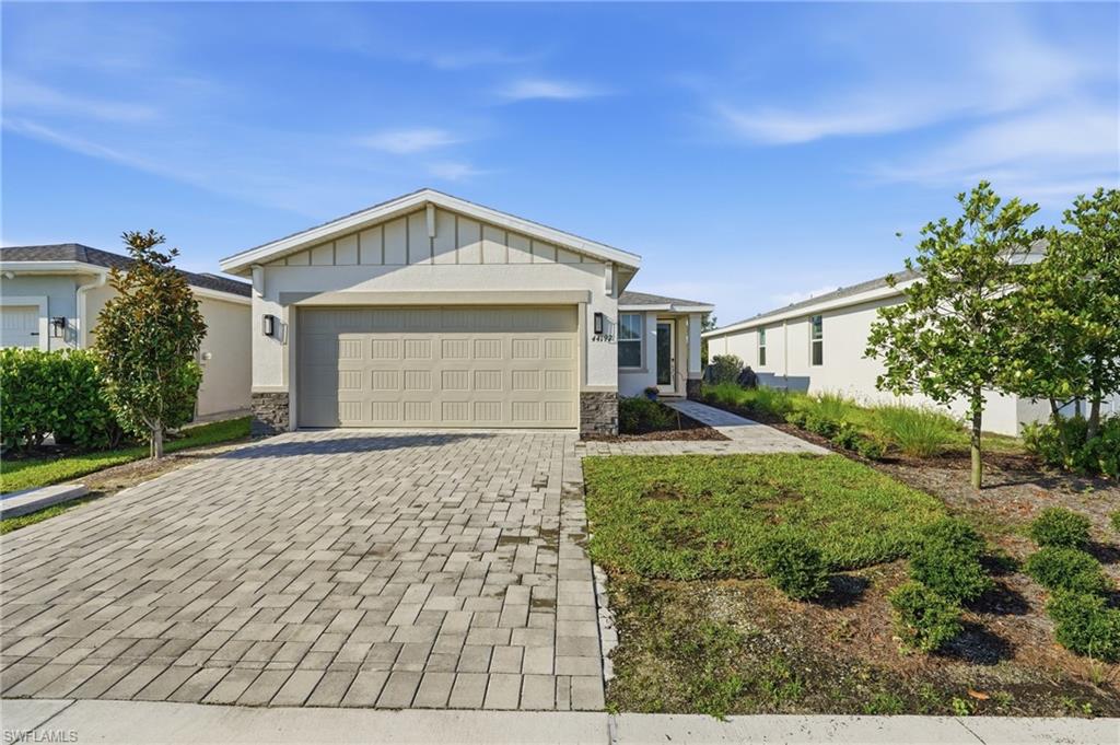 CRESCENT LAKES - Residential Lease
