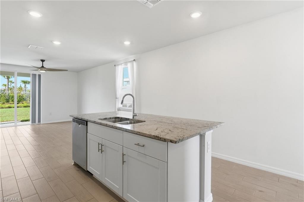 CRESCENT LAKES - Residential Lease