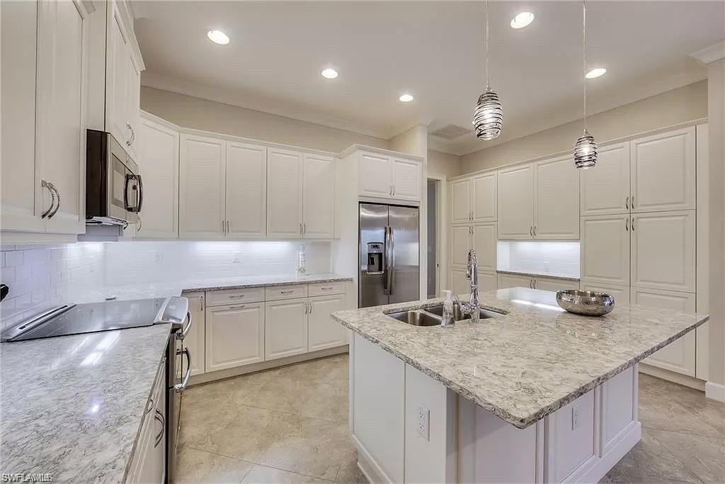 ISLES OF COLLIER PRESERVE - Residential