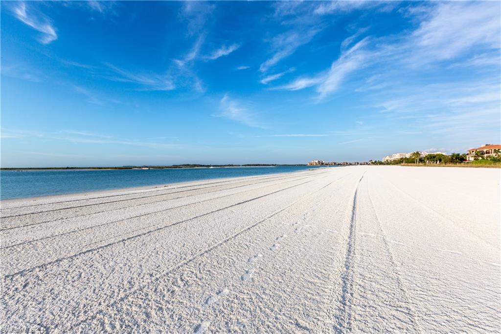 HIDEAWAY BEACH - Land