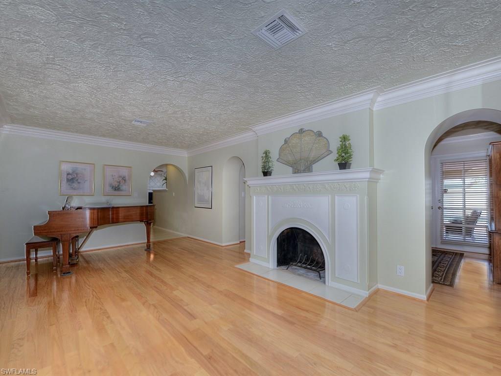BURTWOOD - Residential