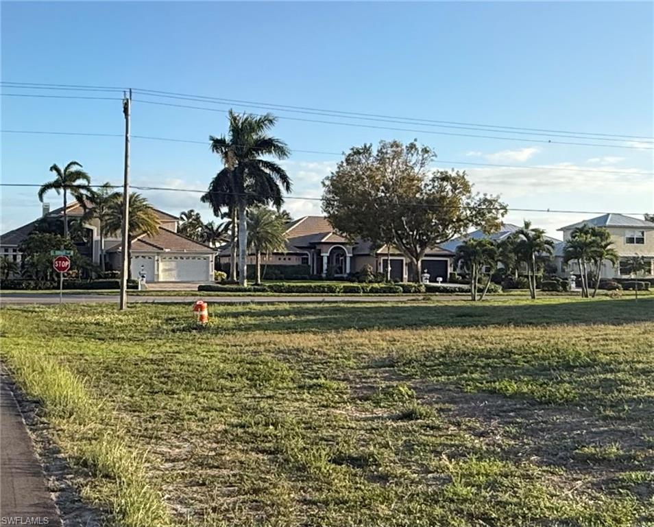 CAPE CORAL - Land