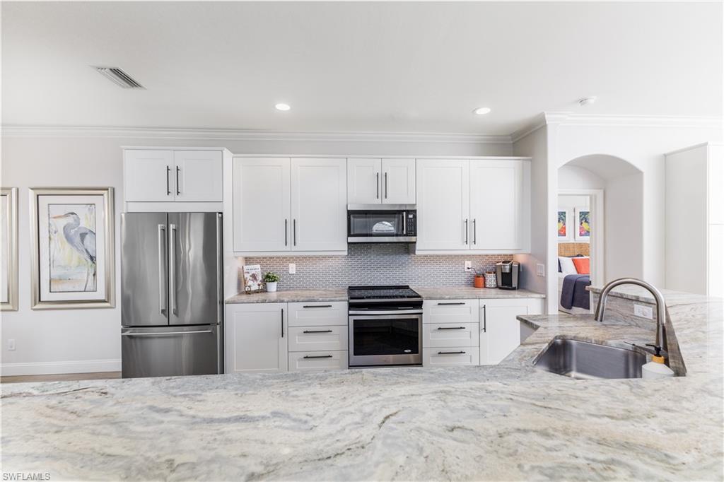 COLONIAL OAKS - Residential