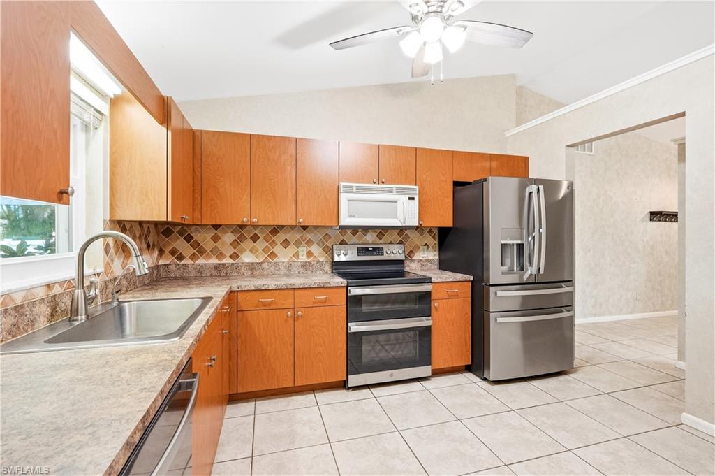 SAN CARLOS PARK - Residential
