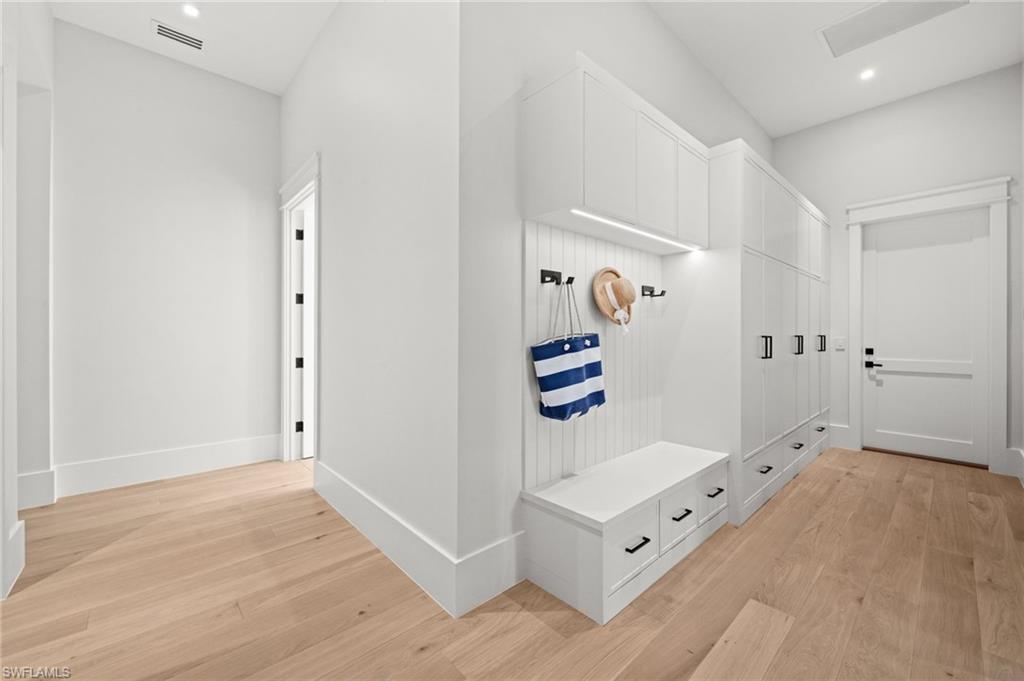 COACH HOUSE - Residential
