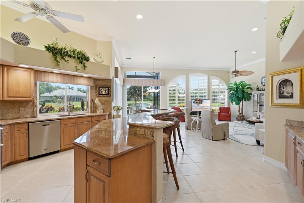 LONGSHORE LAKE - Residential